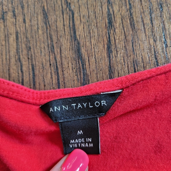 Ann Taylor Red V-Neck Ruffle Sleeve Blouse Top Size Women's Medium - Picture 9 of 9